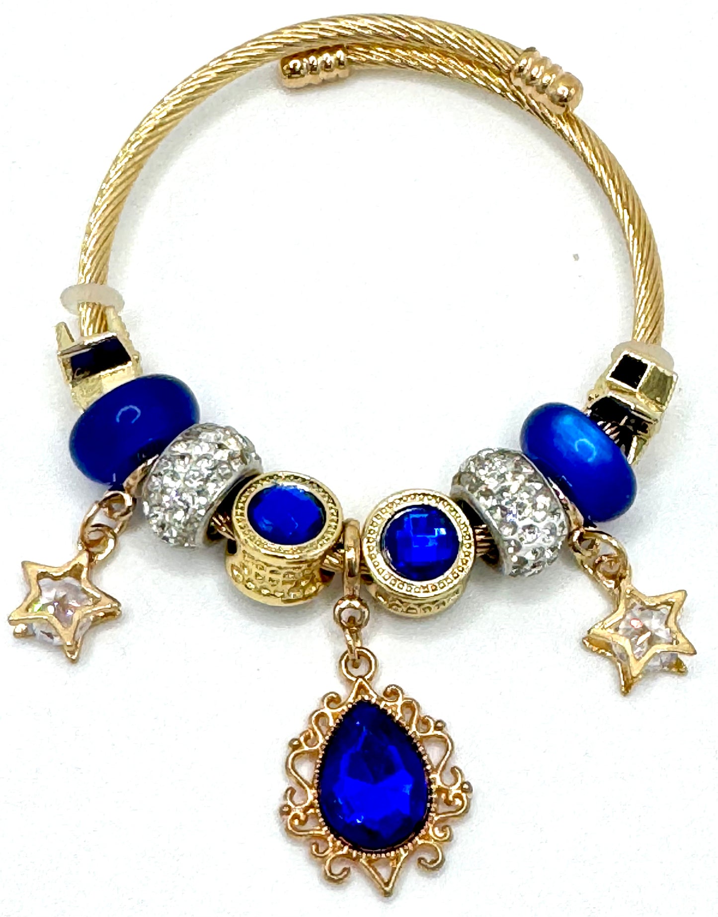 🎀 Charmed dora style bracelet 🎀
