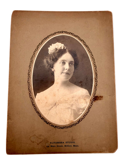 Vintage portrait photo. Cabinet card