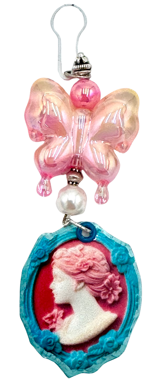 Charmed dangle
