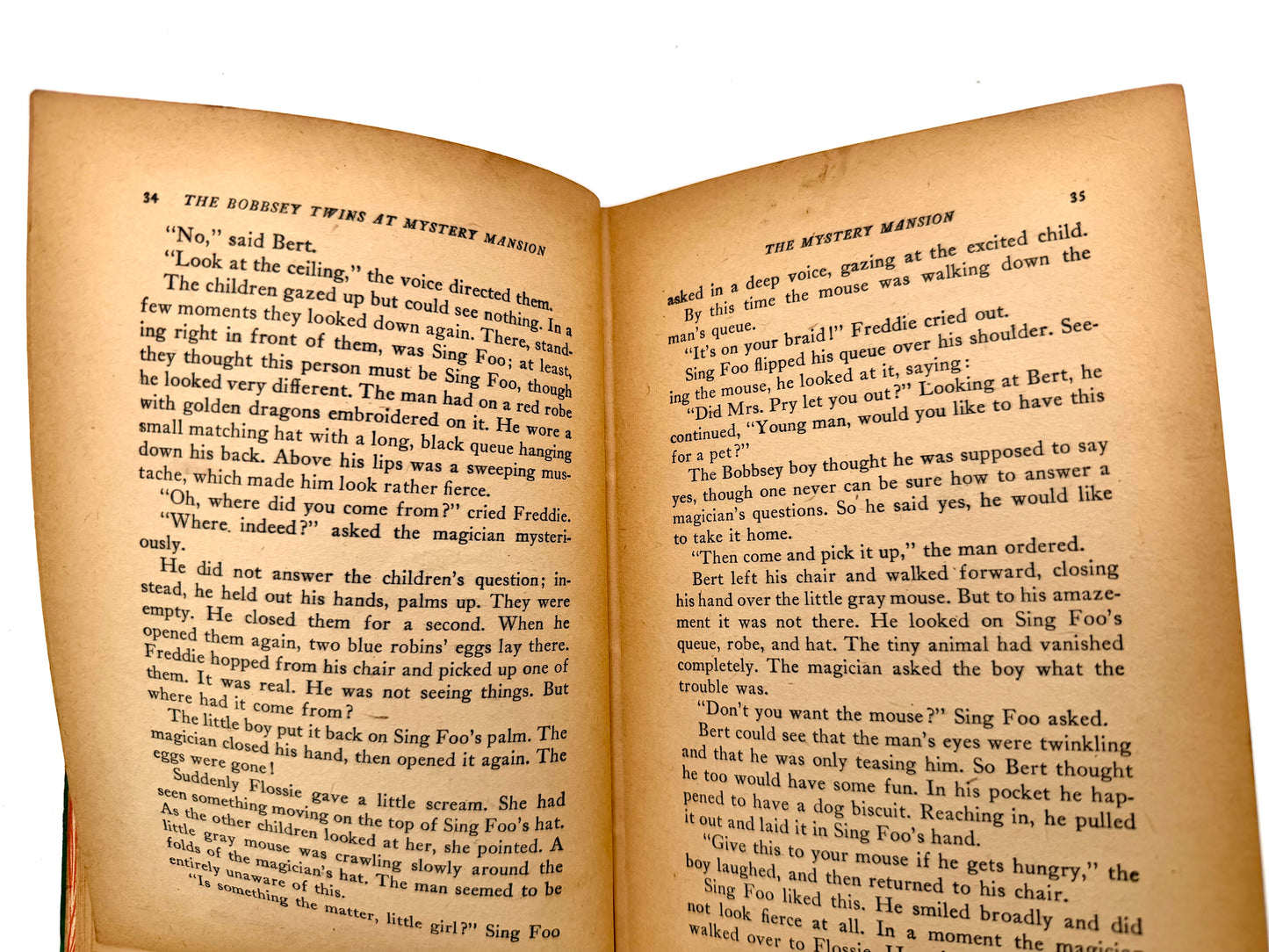 The Bobbsey Twins: At mystery Mansion by Laura Lee Hope