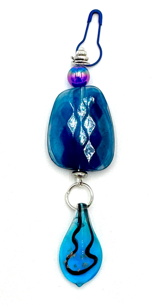 Charmed dangle