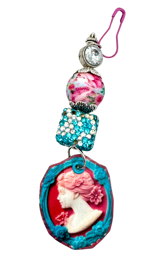 Charmed dangle