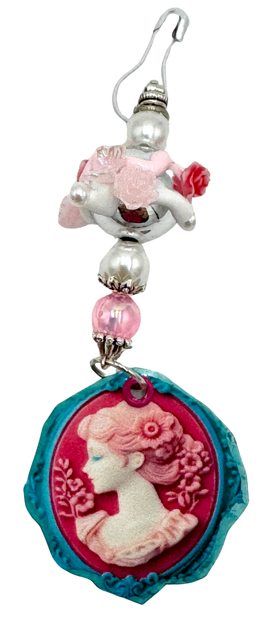 Charmed dangle