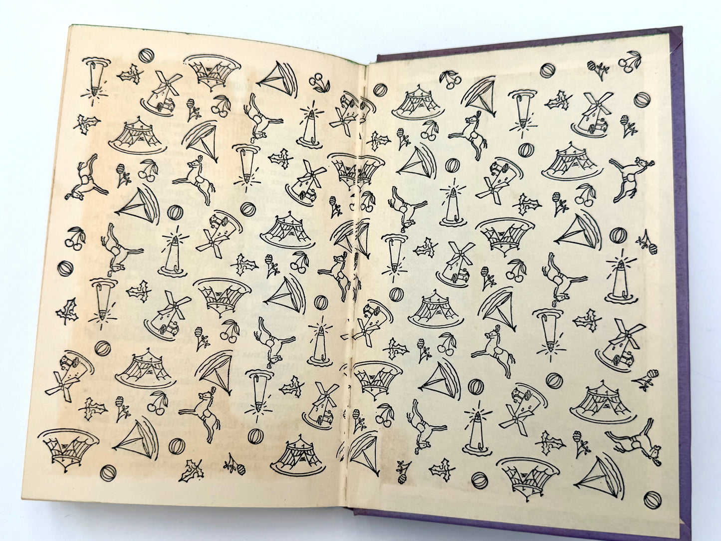 The Bobbsey Twins: on a houseboat. By Laura Lee Hope