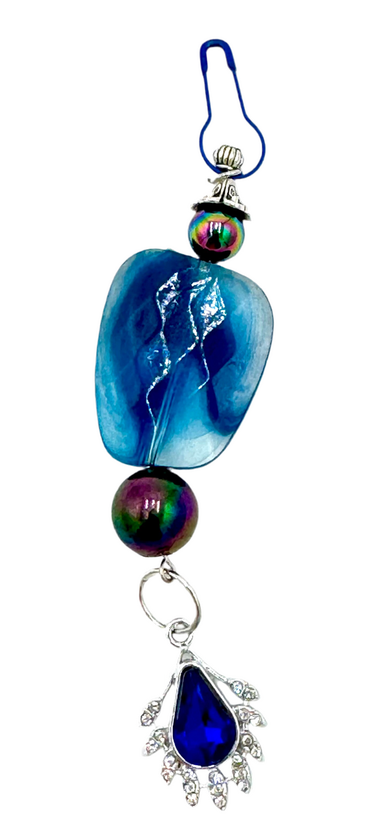 Charmed dangle
