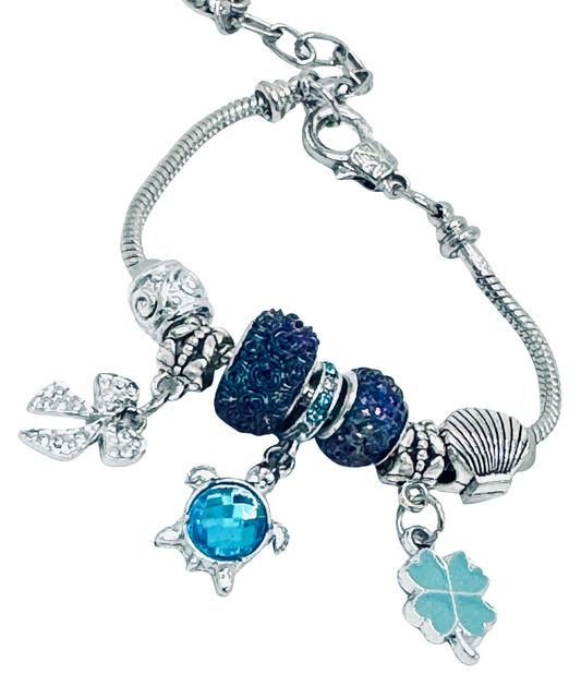 🎀 Charmed dora style bracelet 🎀