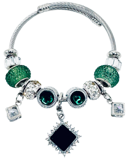 🎀 Charmed dora style bracelet 🎀